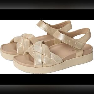 NWT Vionic 'Rosa women's strappy platform sandal' Size 6 & 1/2 WIDE, Gold